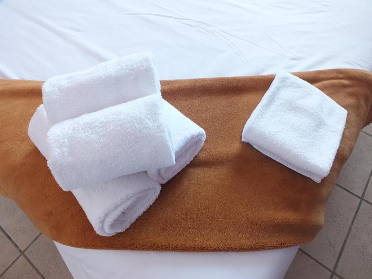 Logis Hotel Restaurant Le Clos Saint Loup Bram Bagian luar foto