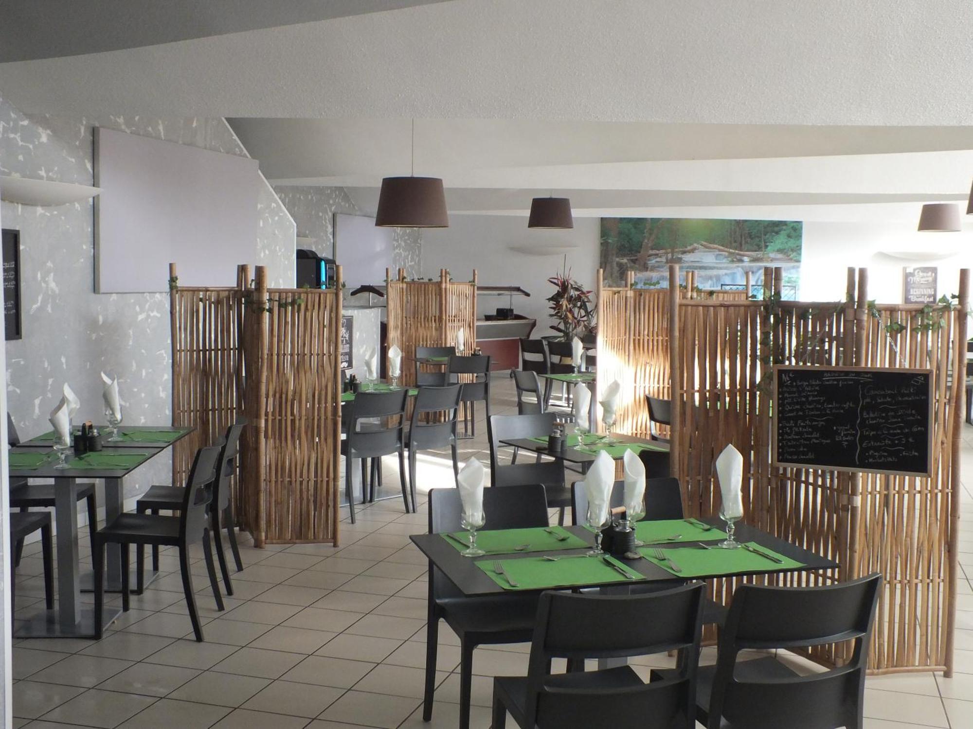 Logis Hotel Restaurant Le Clos Saint Loup Bram Bagian luar foto
