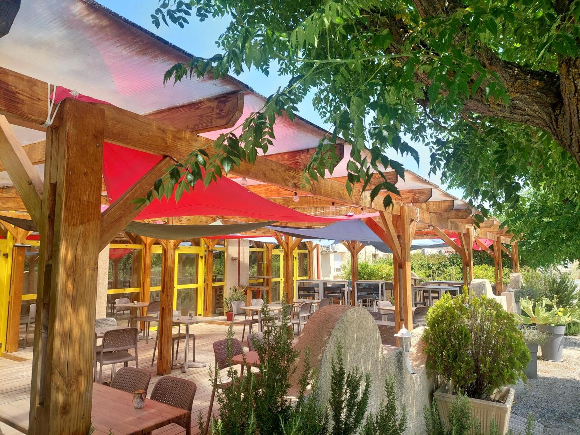 Logis Hotel Restaurant Le Clos Saint Loup Bram Bagian luar foto